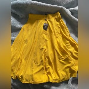 White Mark women’s skirt with pockets